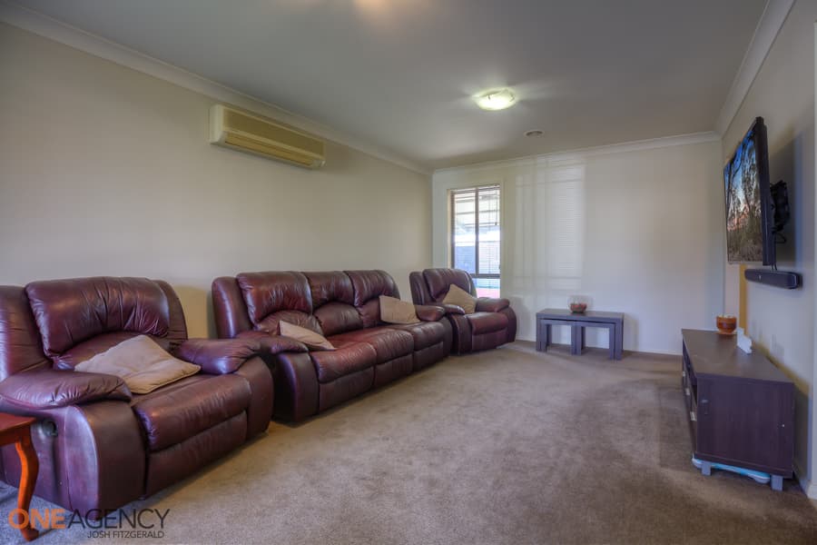 18 Discovery Drive, Orange, Orange - Thumbnail 3