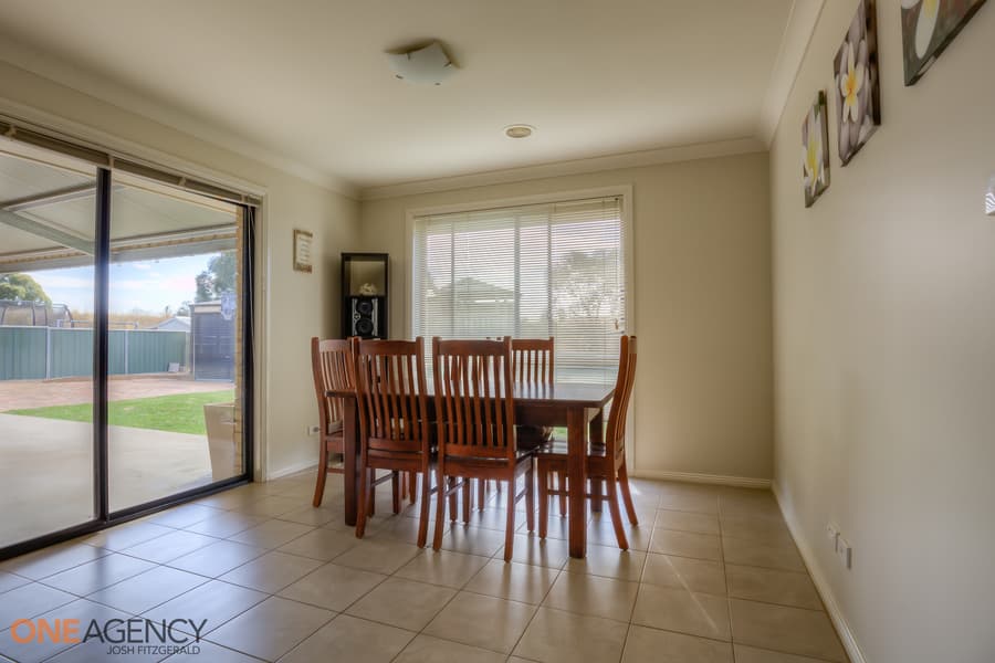 18 Discovery Drive, Orange, Orange - Thumbnail 5