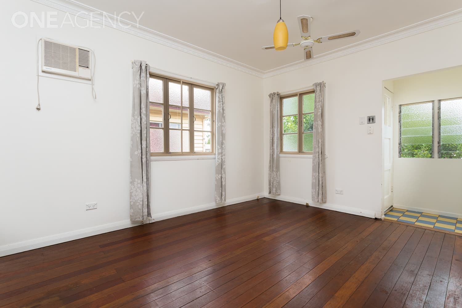54 Collins Street, Woody Point, Woody Point - Thumbnail 3