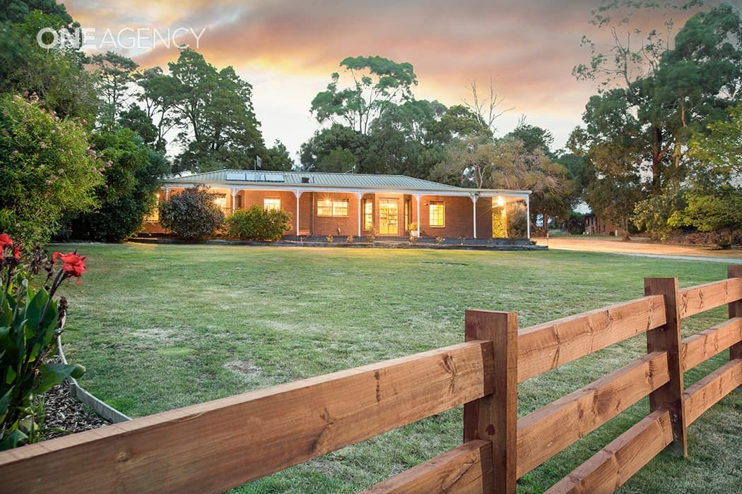 165 Cuprona Road, Heybridge, Heybridge - Thumbnail 2