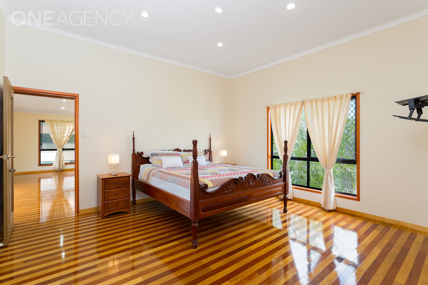 242 Scarborough Road, Scarborough, Scarborough - Thumbnail 3