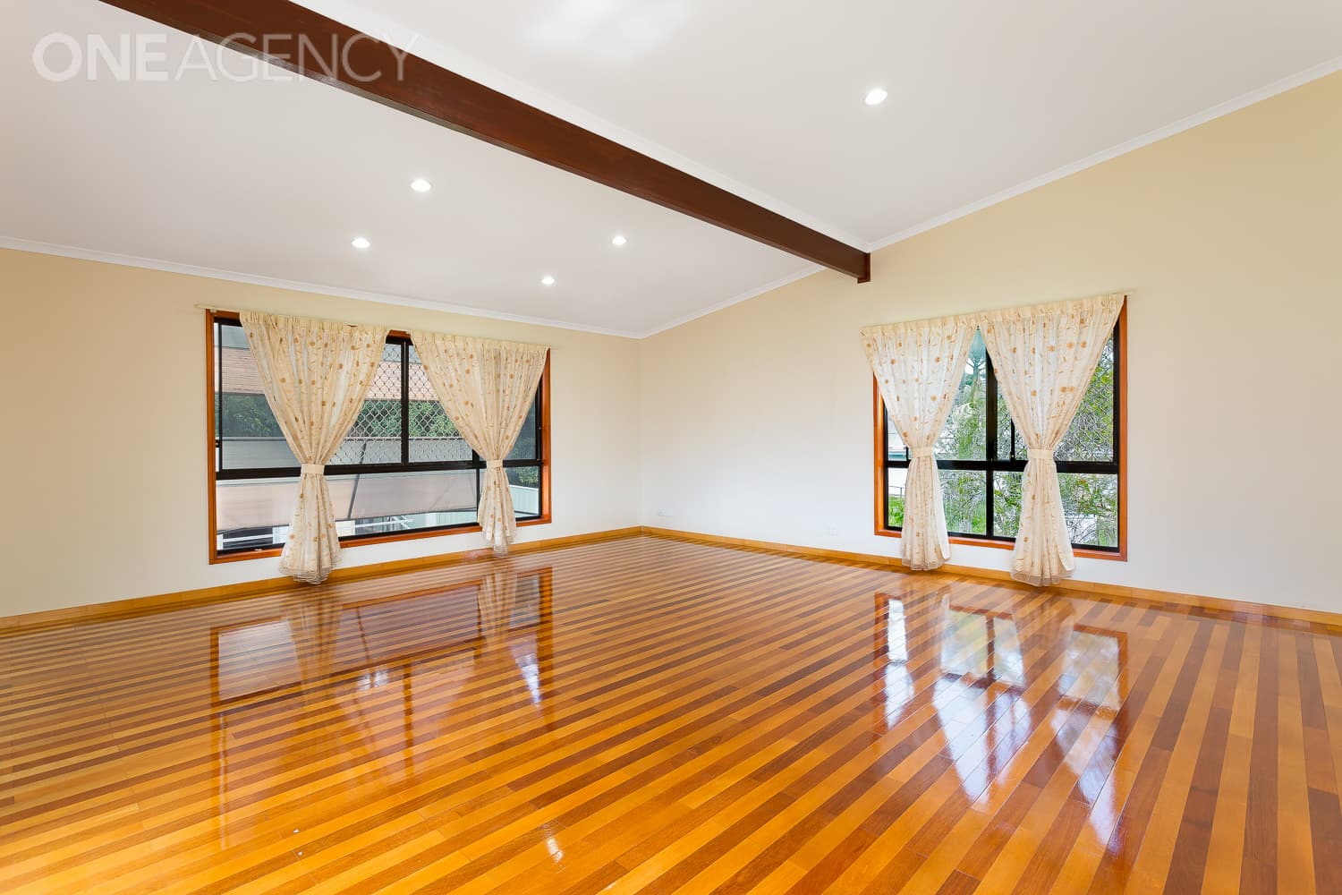 242 Scarborough Road, Scarborough, Scarborough - Thumbnail 2