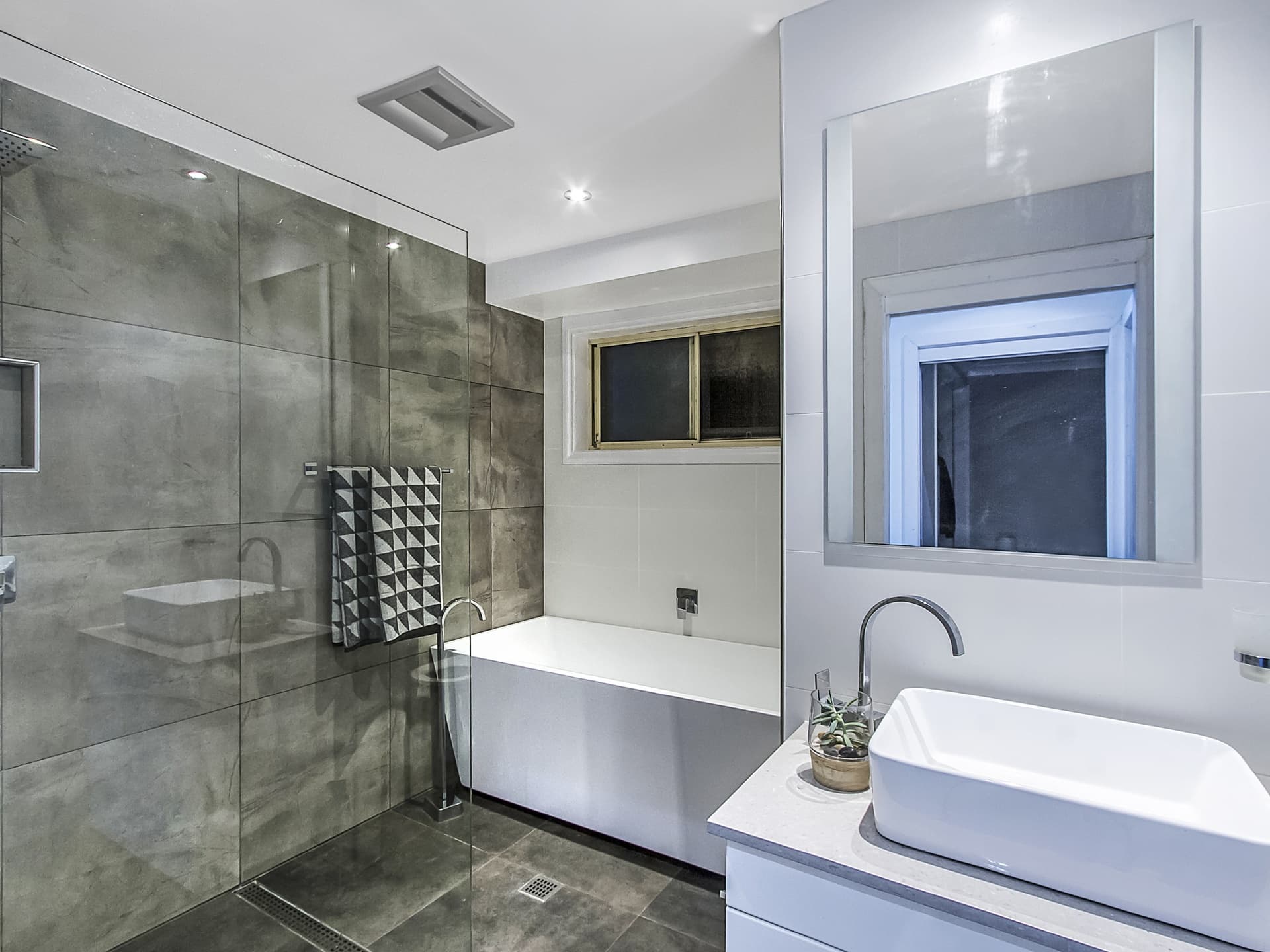 77 Reeves Street, Narara, Narara - Thumbnail 8