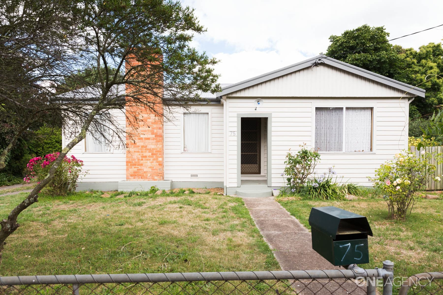 75 William  Street, Westbury, Westbury - Thumbnail 2