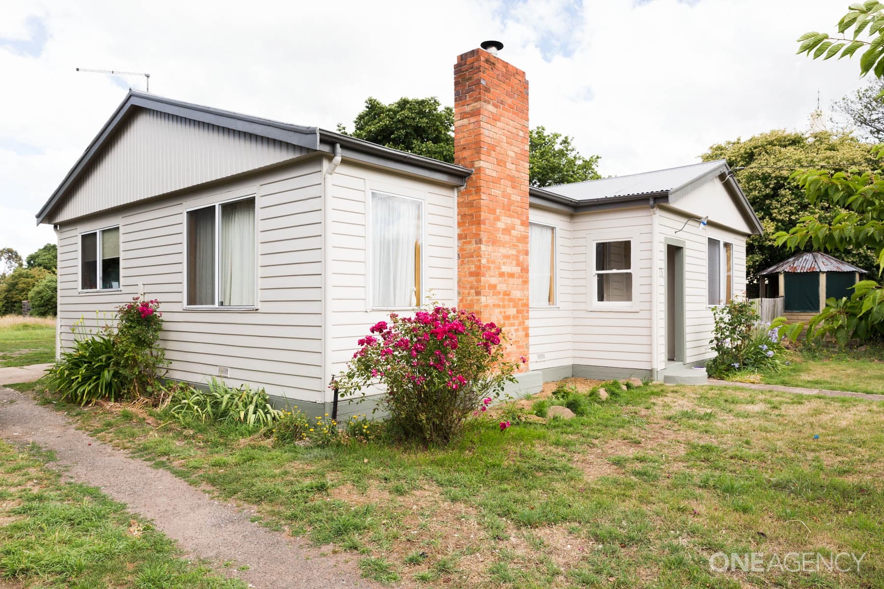 75 William  Street, Westbury, Westbury - Image 1