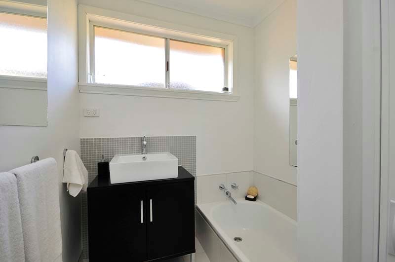 16 Meadowbank Road, Newnham, Newnham - Thumbnail 8