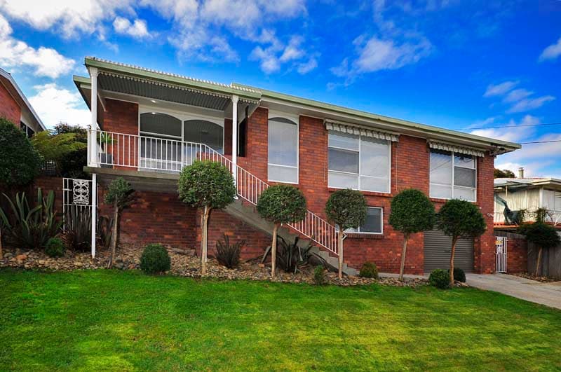 16 Meadowbank Road, Newnham, Newnham - Image 1