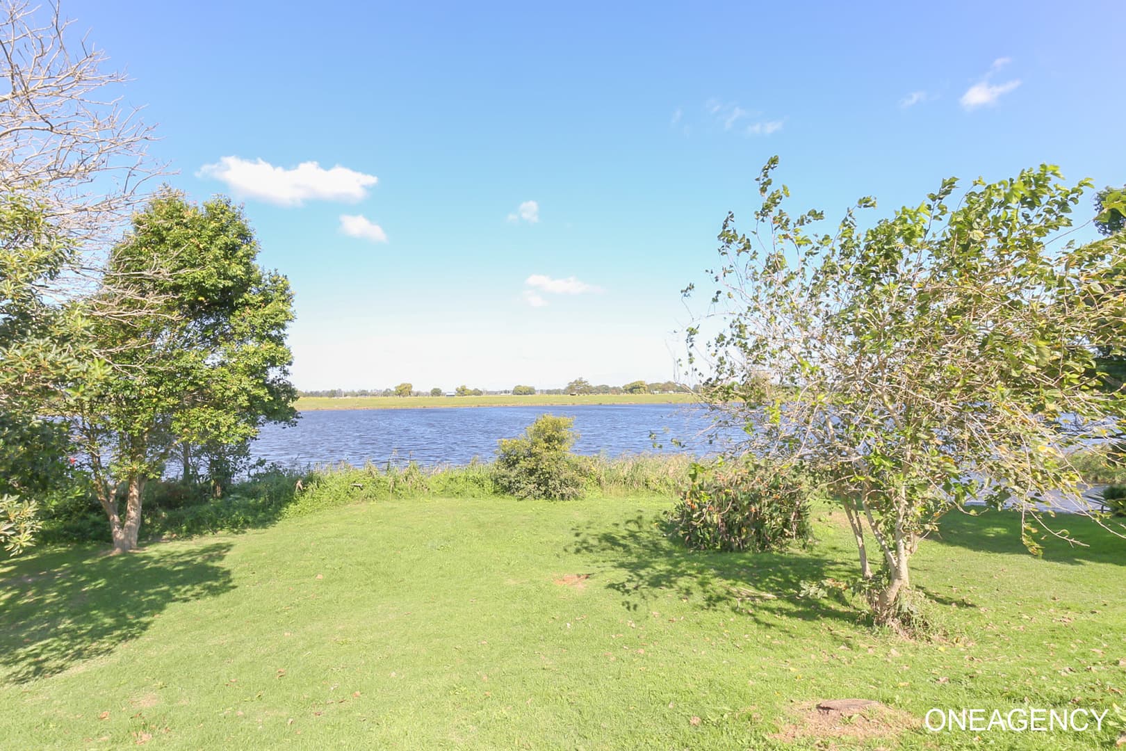 3 Russell Avenue, Smithtown, Smithtown - Thumbnail 3