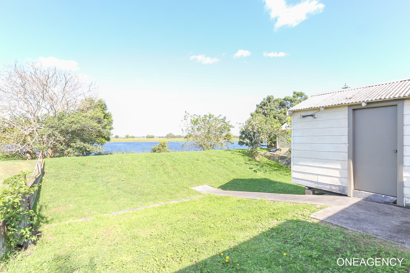 3 Russell Avenue, Smithtown, Smithtown - Thumbnail 4