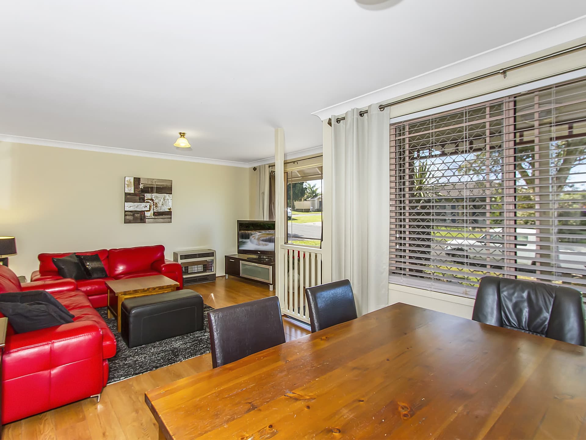 12 Nymboida Court, Blue Haven, Blue Haven - Thumbnail 2