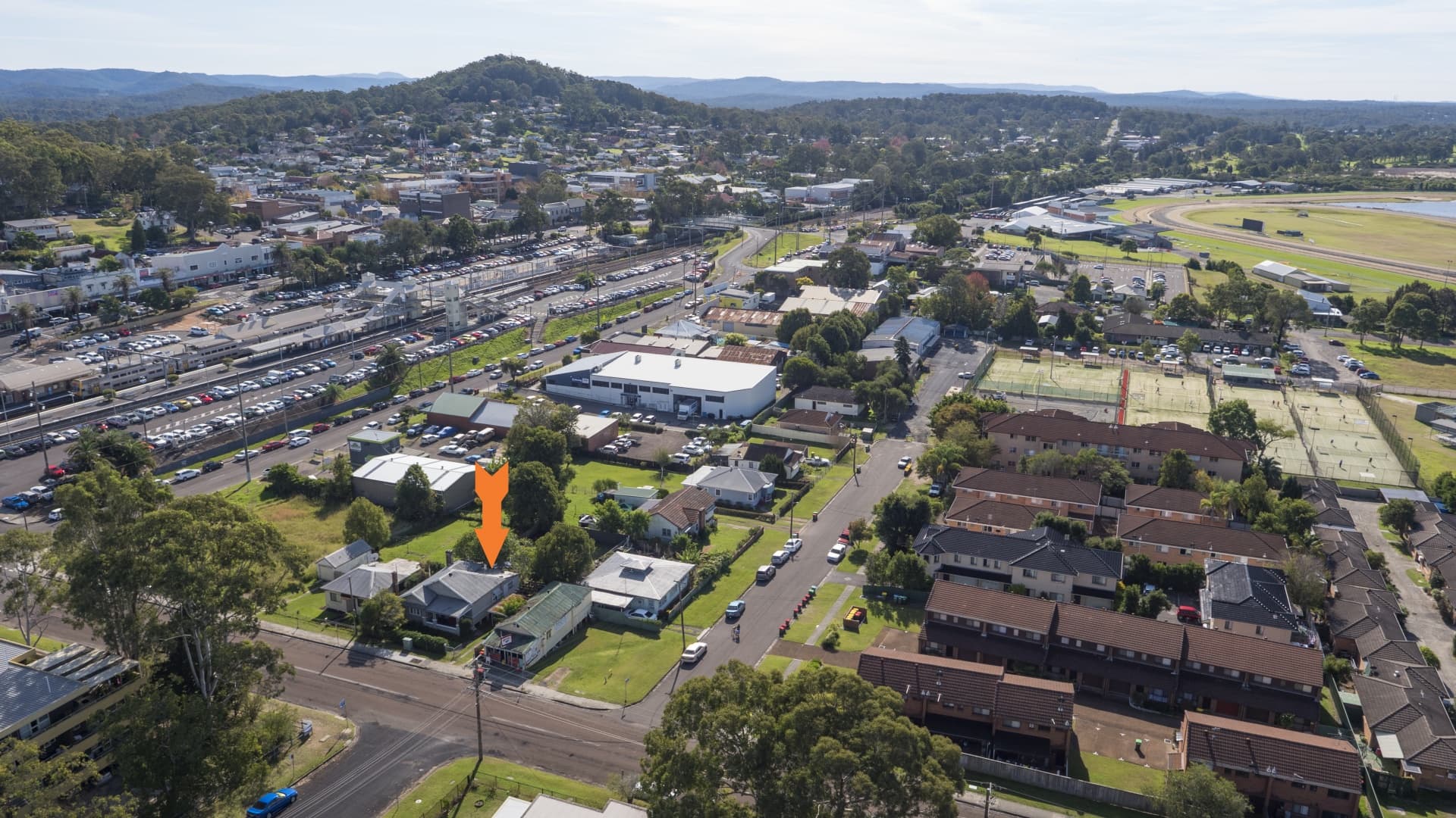 4 Warner Avenue, Wyong, Wyong - Image 1