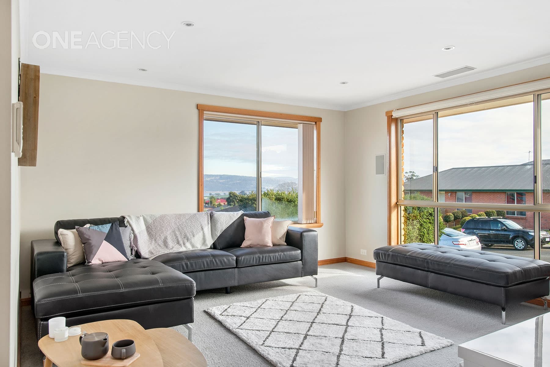 9 Dafnis Drive, Newnham, Newnham - Thumbnail 2