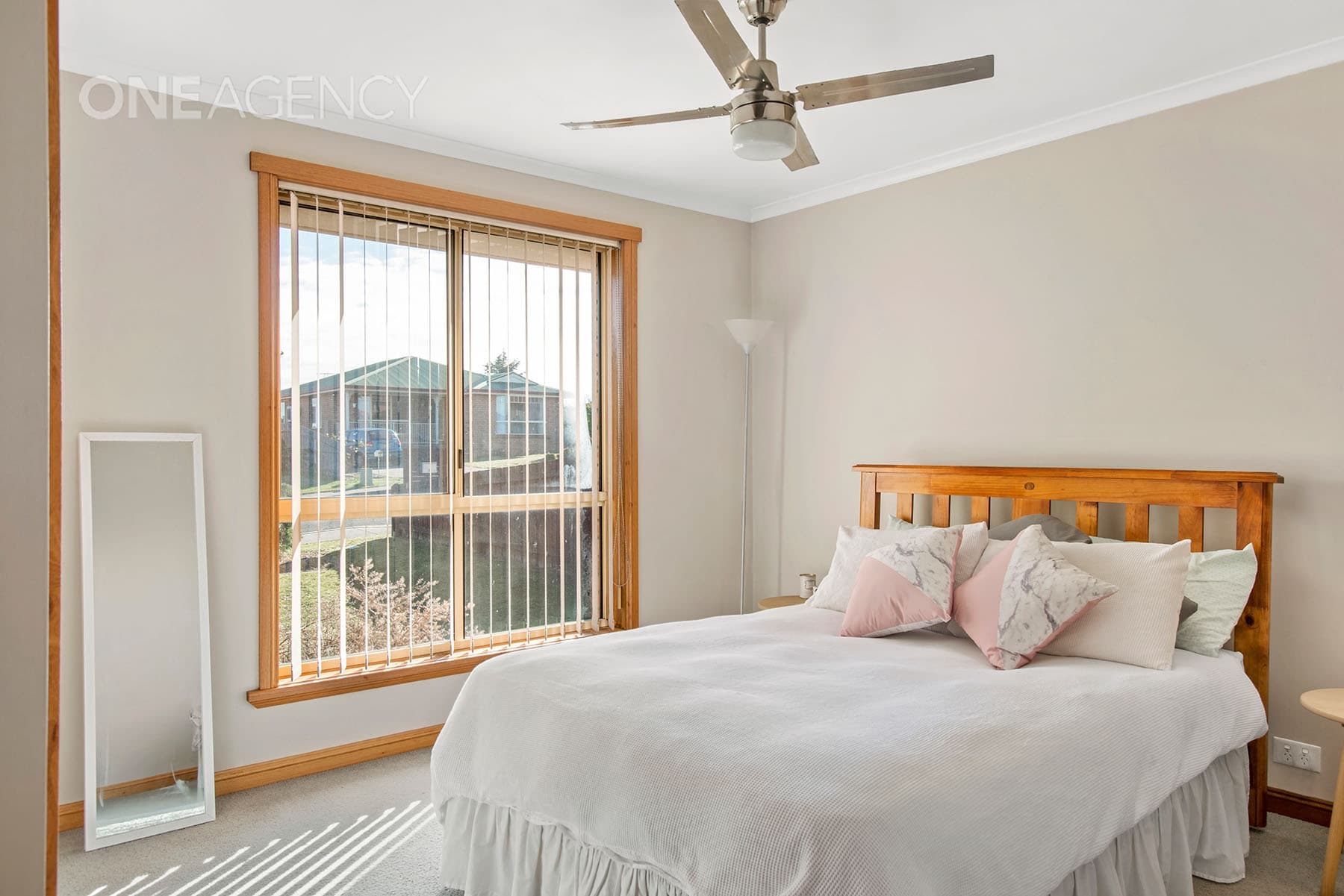 9 Dafnis Drive, Newnham, Newnham - Thumbnail 7