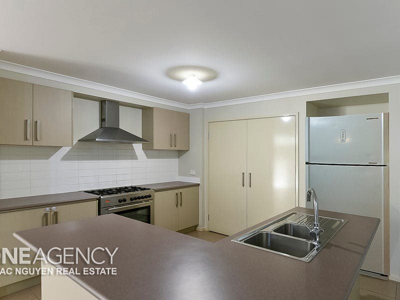 215 Alawoona Street, Redbank Plains, Redbank Plains - Thumbnail 4