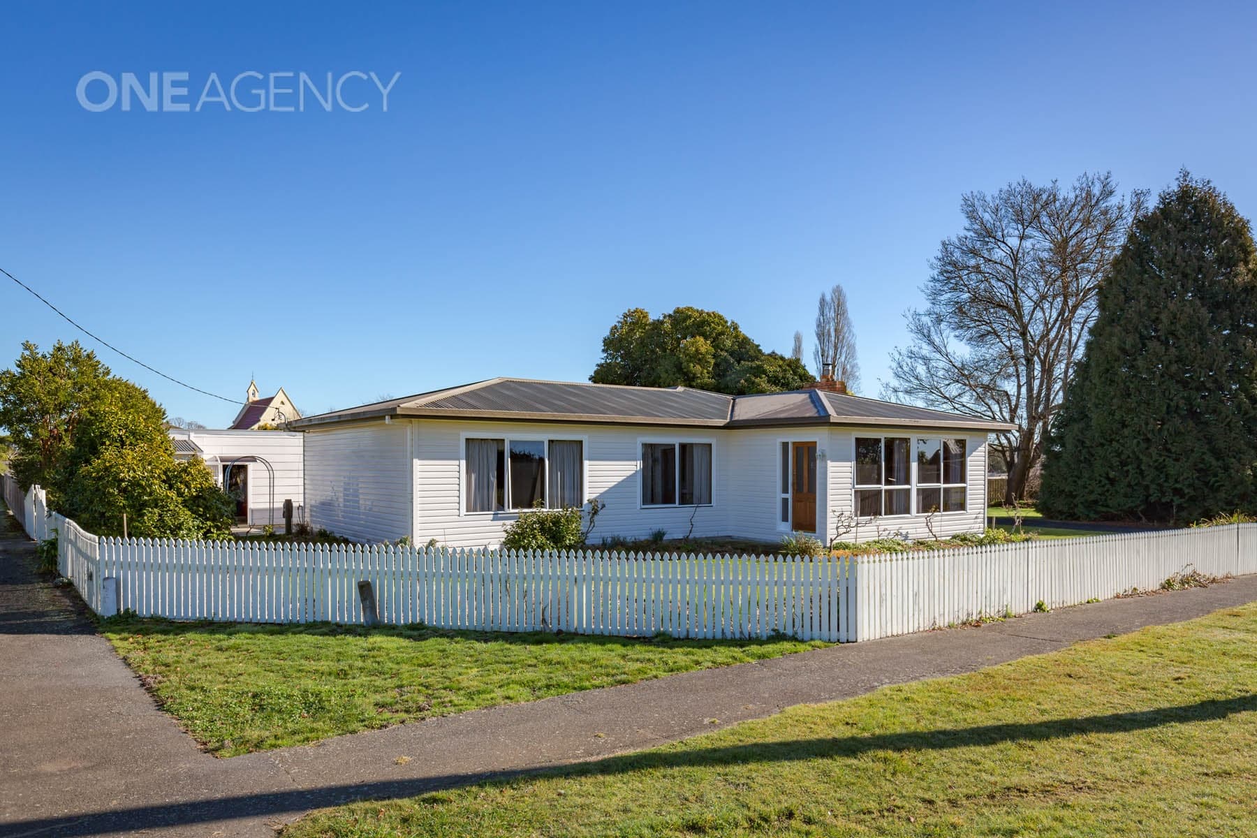 60 Franklin Street, Westbury, Westbury - Thumbnail 2