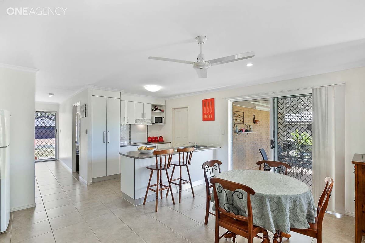 12 Crystal Court, Urangan, Urangan - Image 1