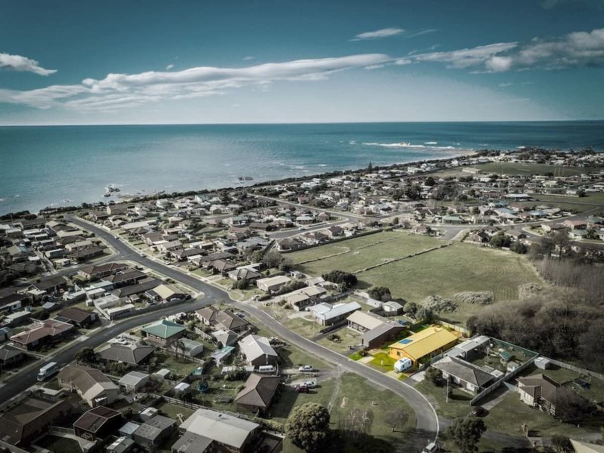 31 Westland Drive, West Ulverstone, West Ulverstone - Thumbnail 2