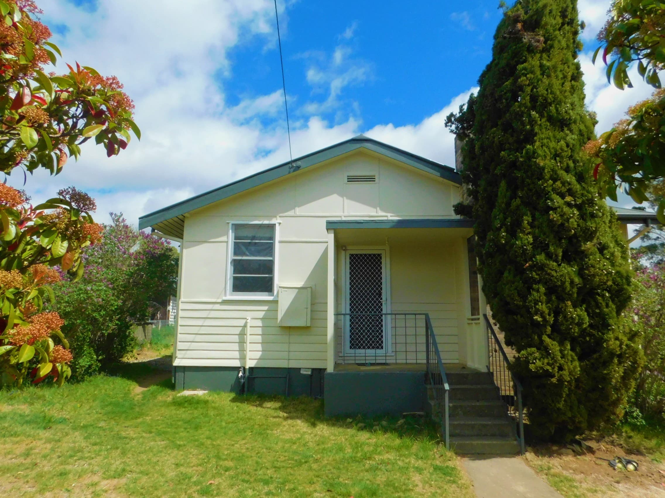 8 Boogen Place, Cooma, Cooma - Image 1