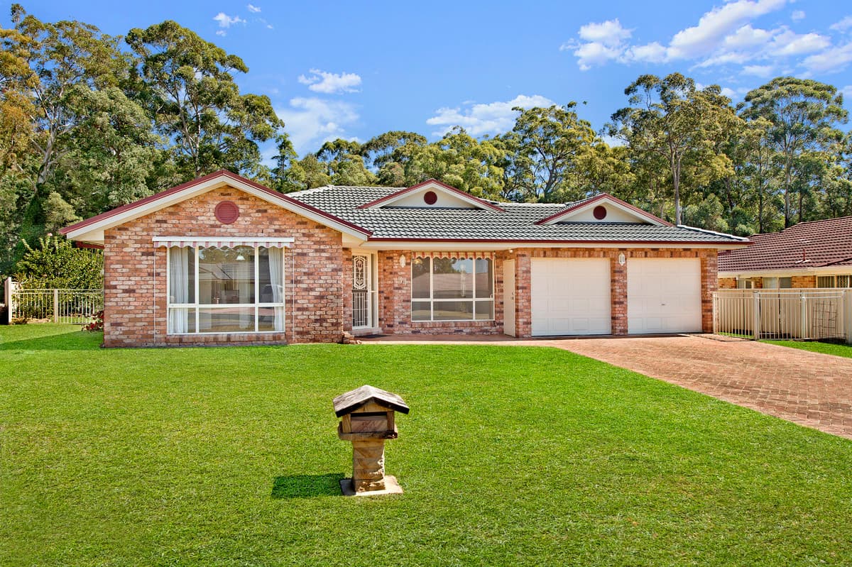 34 Casuarina Drive, Lakewood, Lakewood - Image 1
