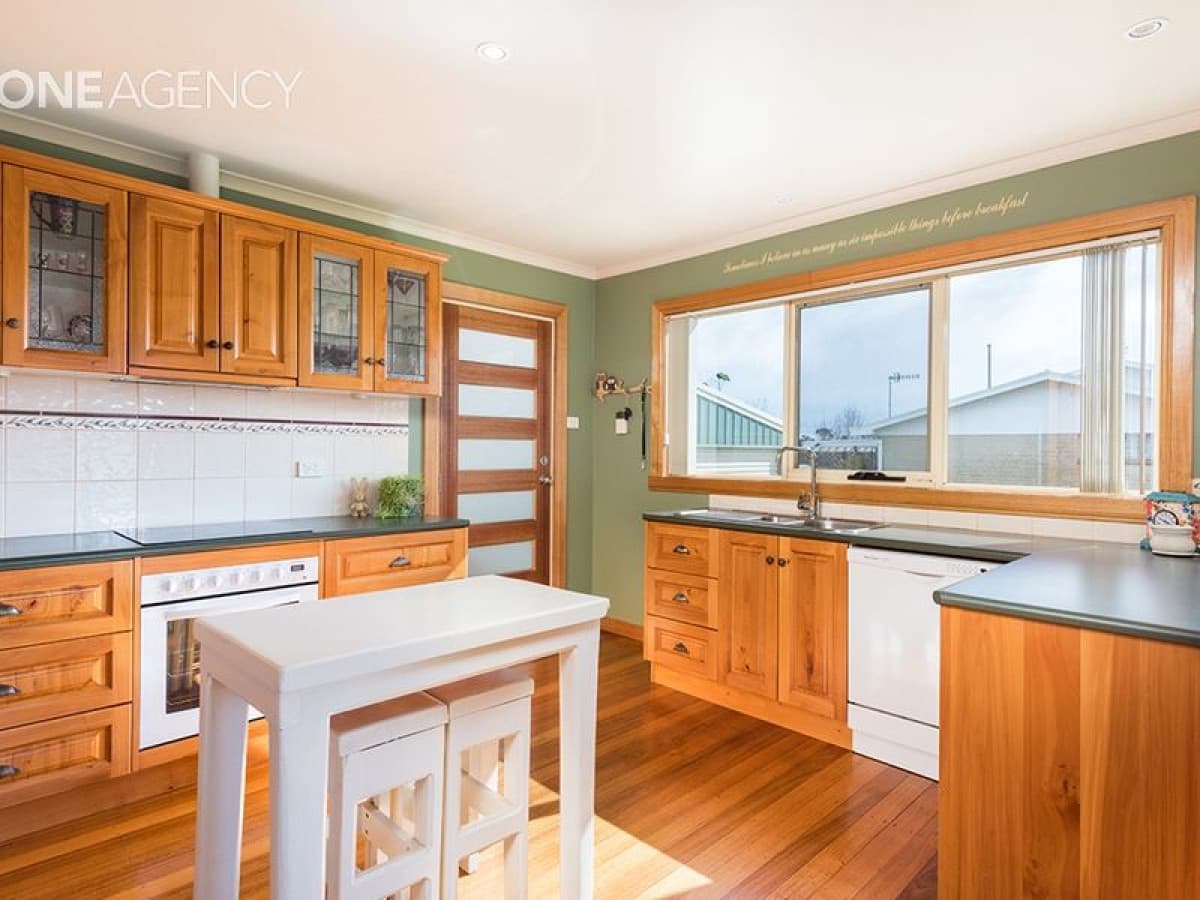 16 Deacon Street, Upper Burnie, Upper Burnie - Thumbnail 4