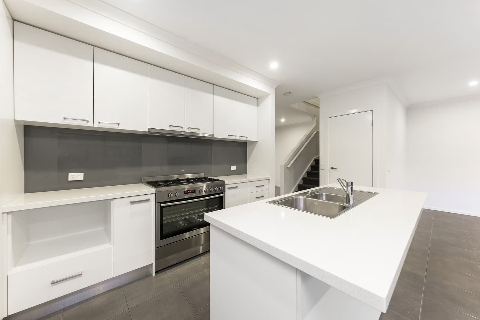 19 Gertrude Lane, Pakenham, Pakenham - Thumbnail 5