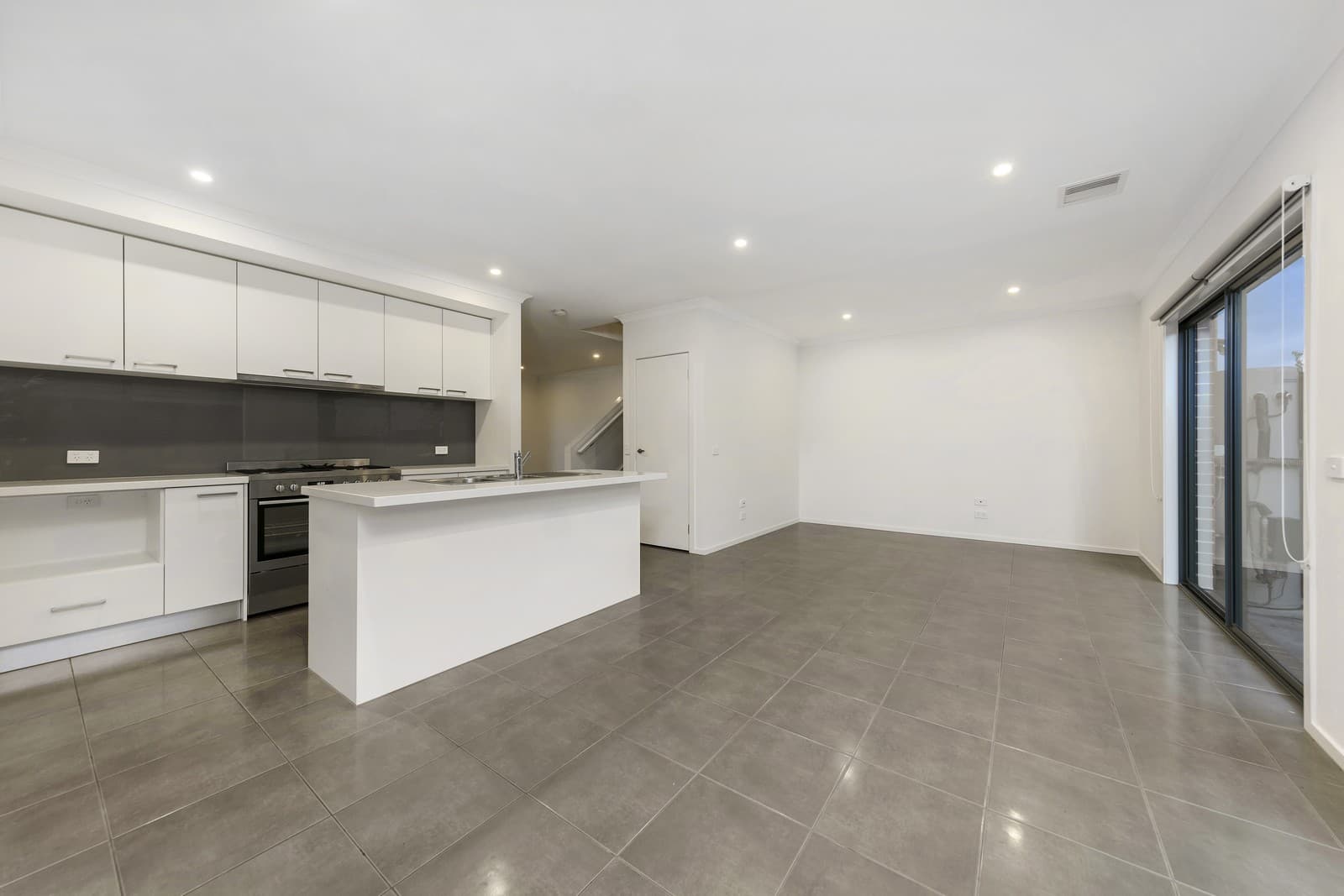 19 Gertrude Lane, Pakenham, Pakenham - Thumbnail 3