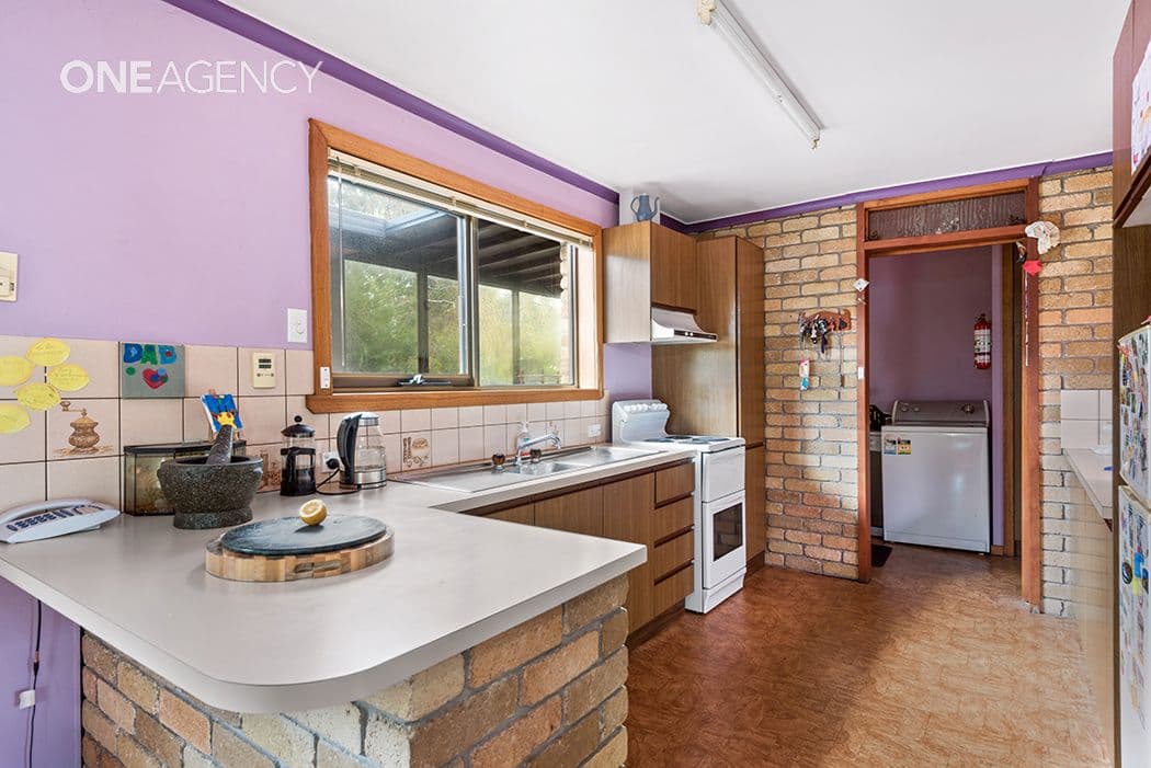 9 Stockdale Avenue, Sisters Beach, Sisters Beach - Thumbnail 2