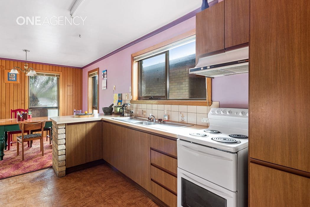 9 Stockdale Avenue, Sisters Beach, Sisters Beach - Thumbnail 5