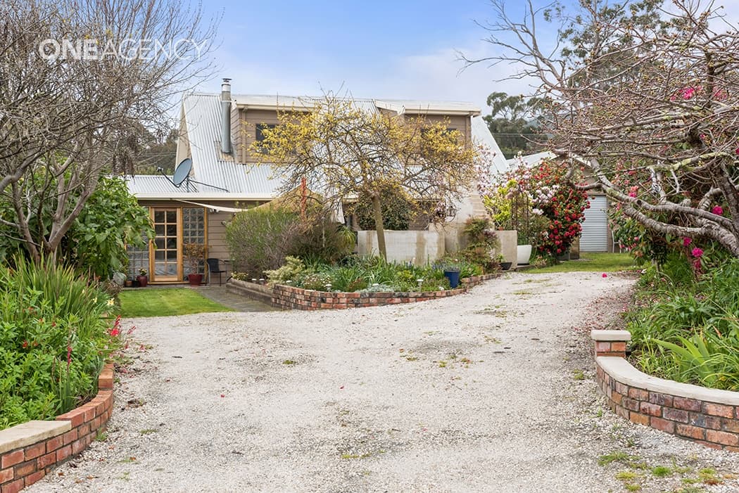 21 Irbys Circus, Sisters Beach, Sisters Beach - Image 1