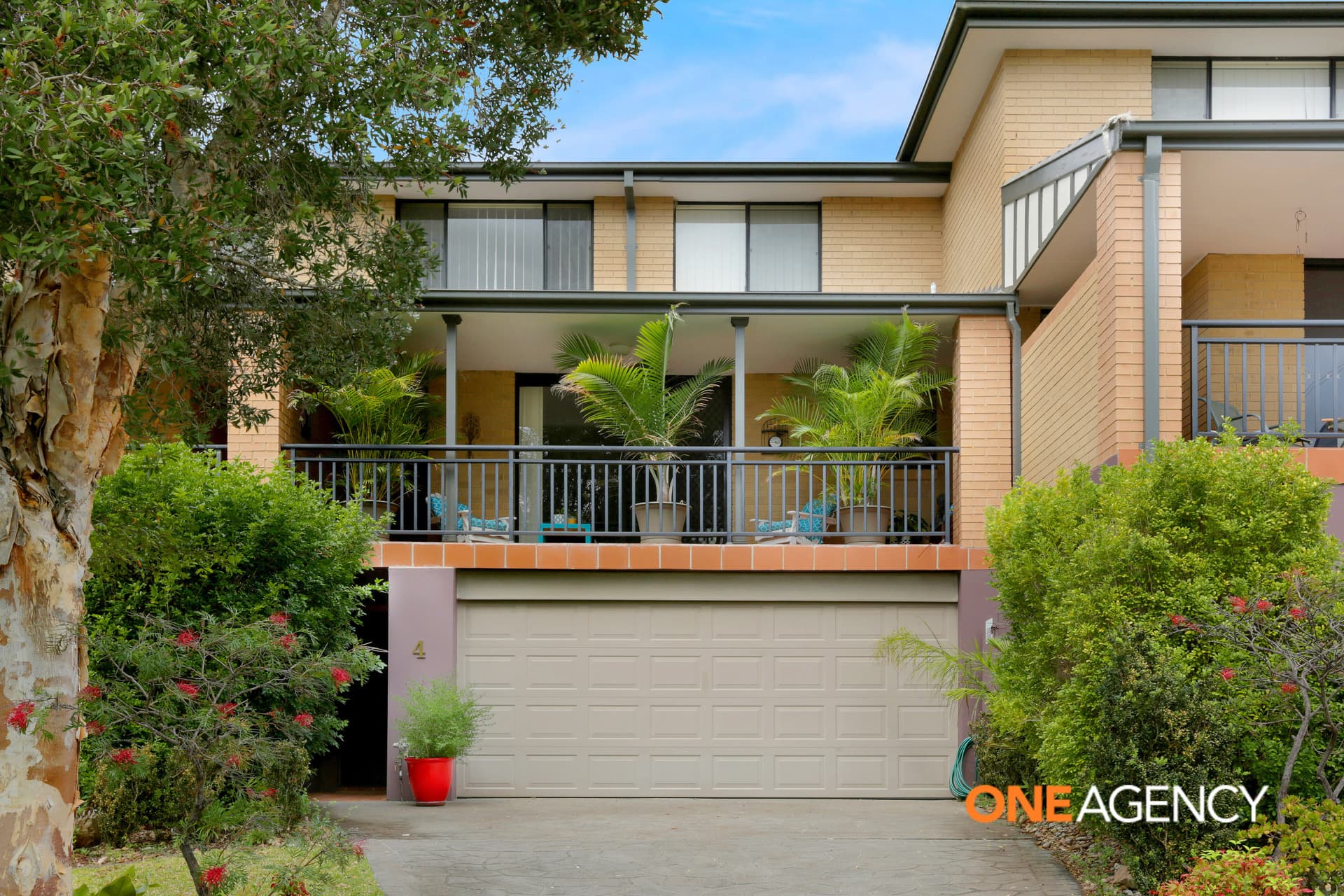 4/47 Hobart Place, Illawong, Illawong - Image 1