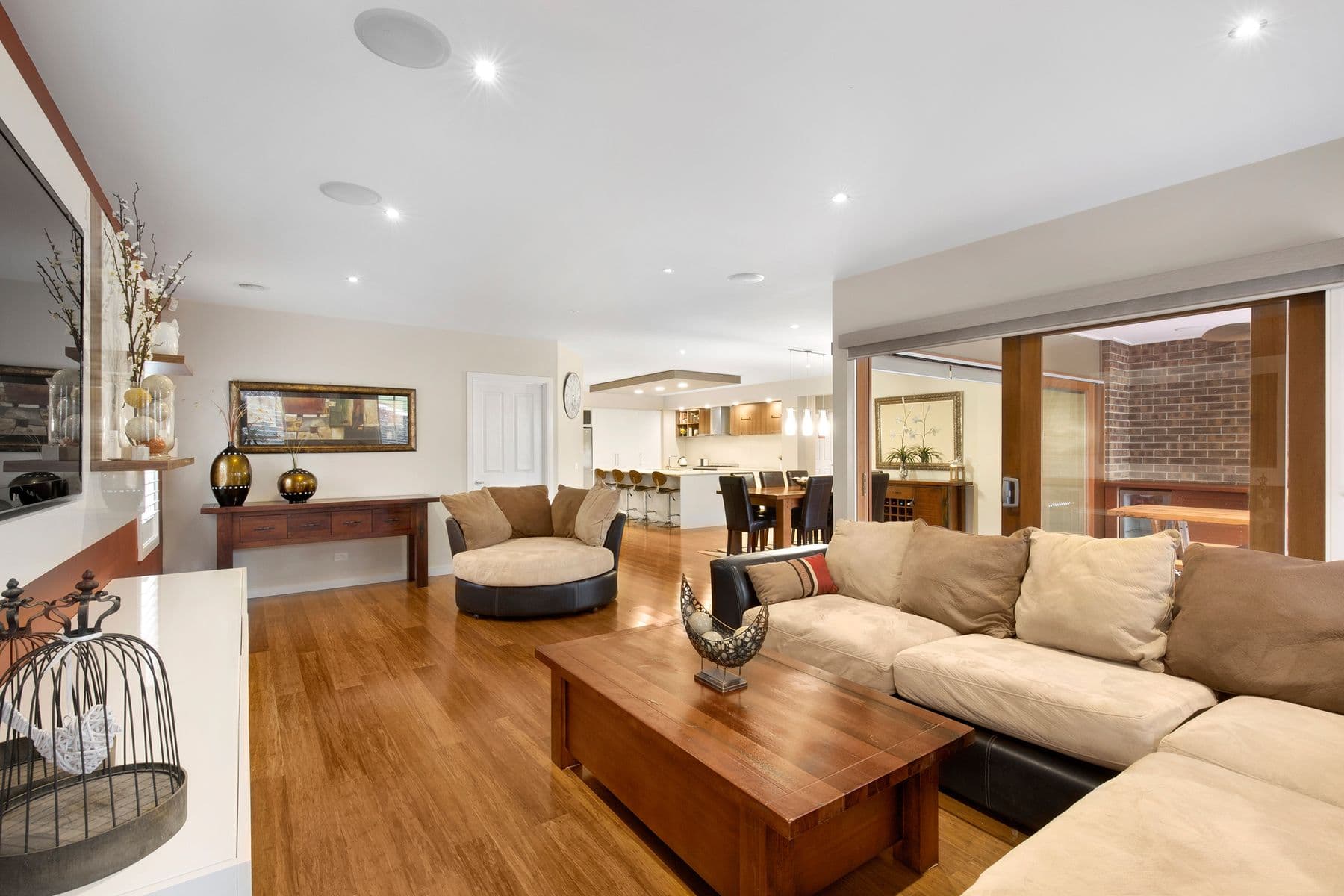 8 Fentonhill Parade, Sunbury, Sunbury - Thumbnail 5
