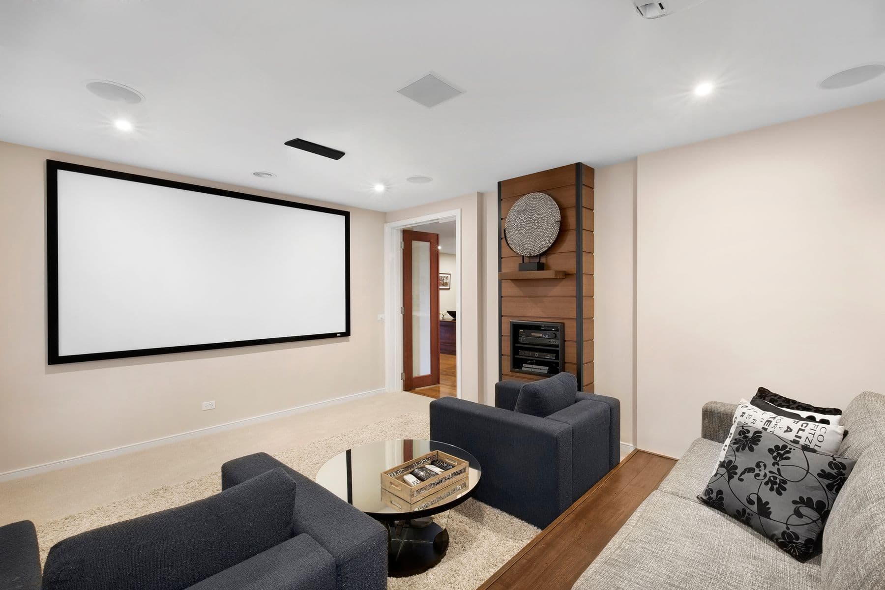 8 Fentonhill Parade, Sunbury, Sunbury - Thumbnail 6