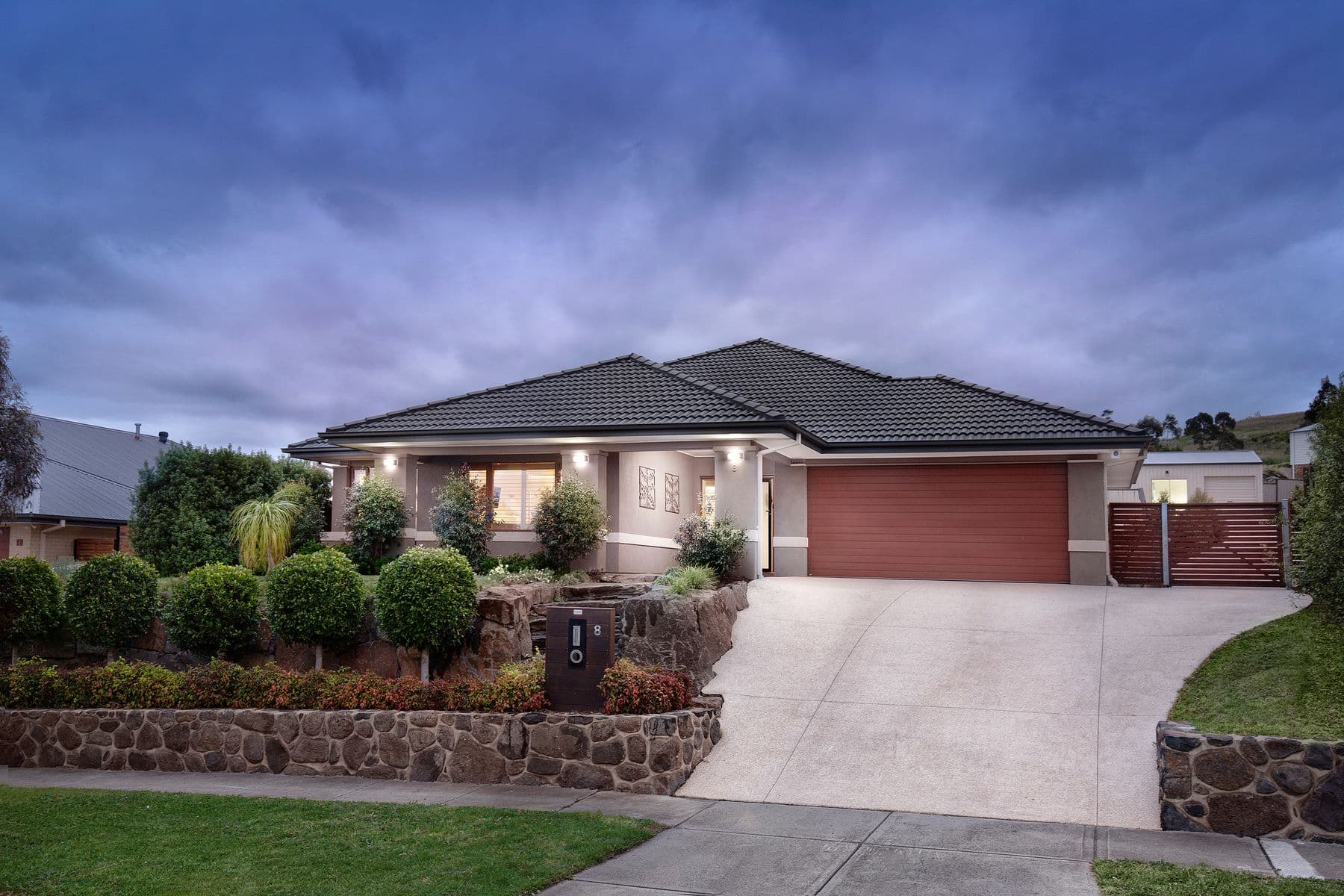 8 Fentonhill Parade, Sunbury, Sunbury - Image 1