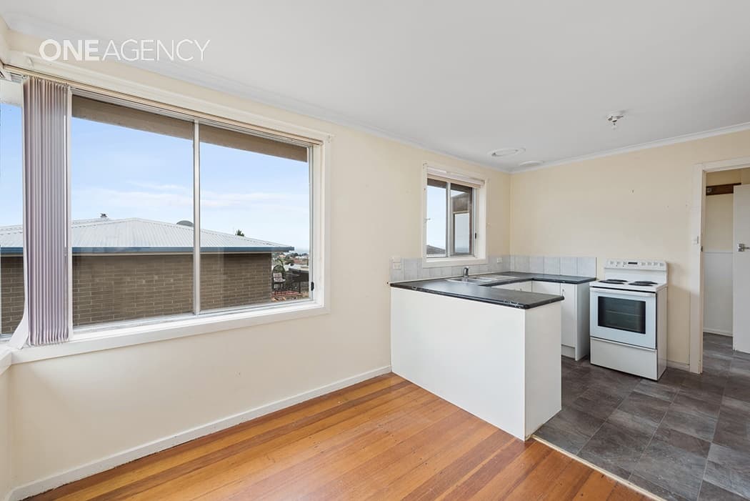 15 Winter Avenue, Upper Burnie, Upper Burnie - Thumbnail 3