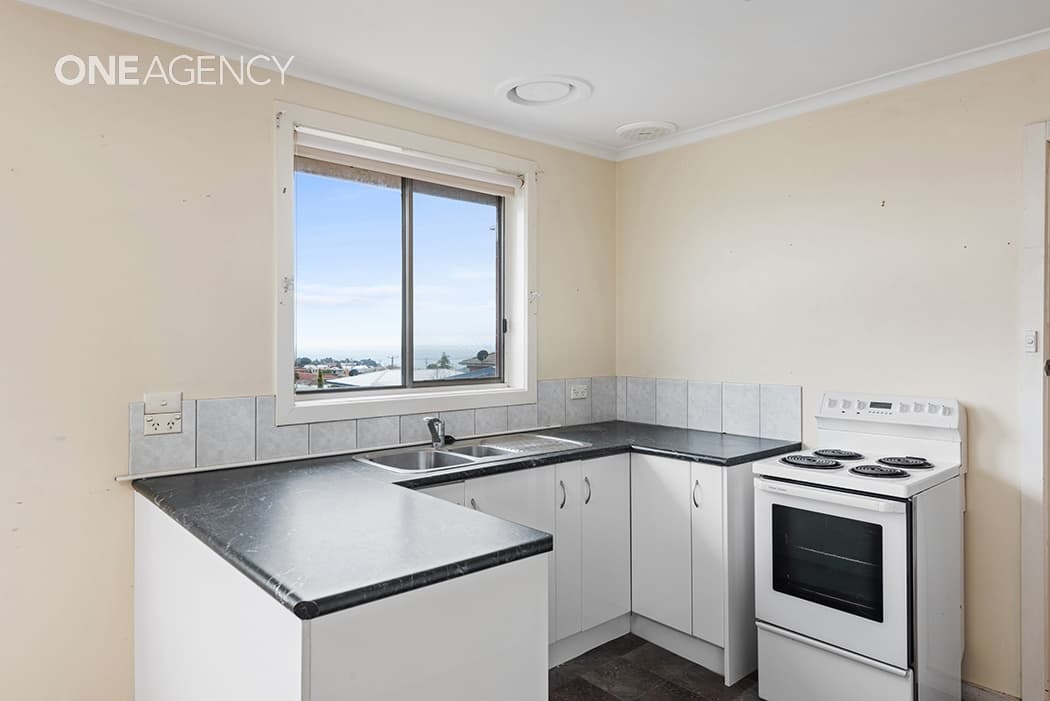 15 Winter Avenue, Upper Burnie, Upper Burnie - Image 1