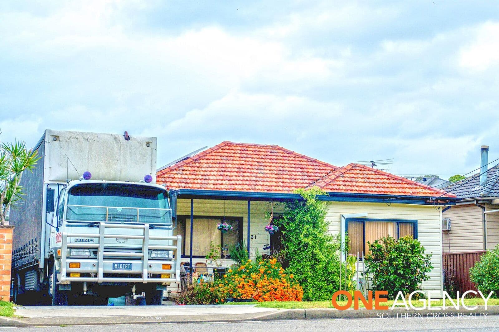 31 Campbell Hill Road, Guildford, Guildford - Thumbnail 2
