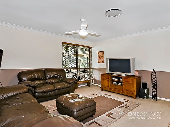 86 Woodcrest Way, Springfield, Springfield - Thumbnail 3