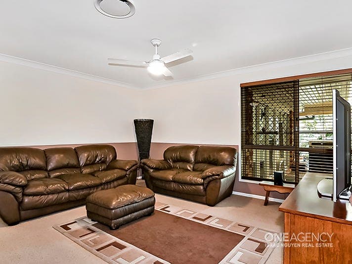 86 Woodcrest Way, Springfield, Springfield - Thumbnail 4