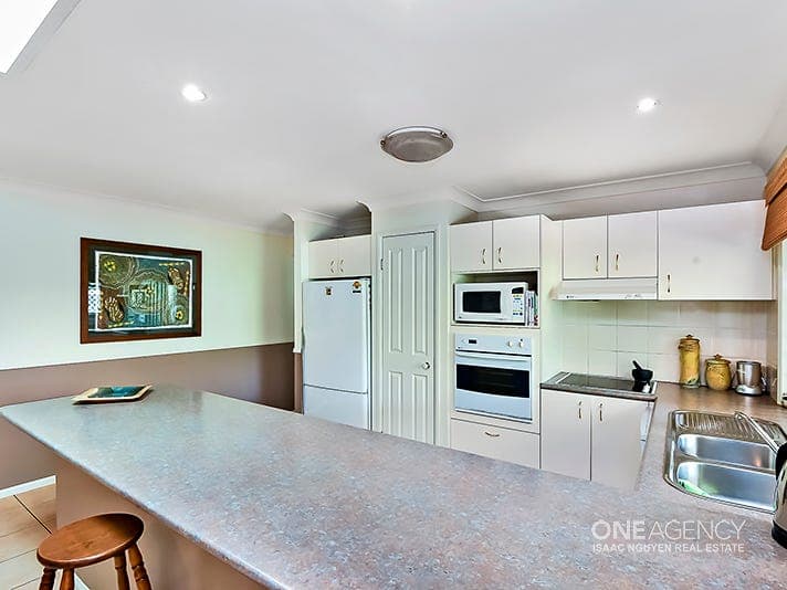 86 Woodcrest Way, Springfield, Springfield - Thumbnail 6