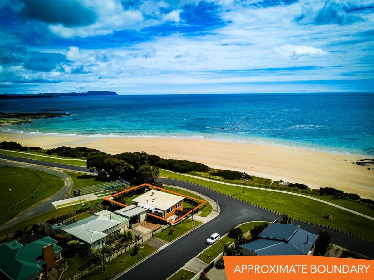 16 Esplanade, Somerset, Somerset - Image 1