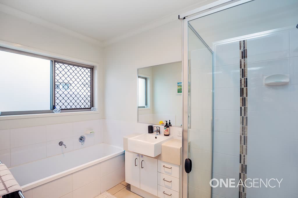 60 Arthur Street, Woody Point, Woody Point - Thumbnail 7