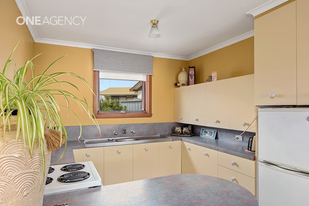 2/63A Pelissier Street, Somerset, Tolland - Thumbnail 2