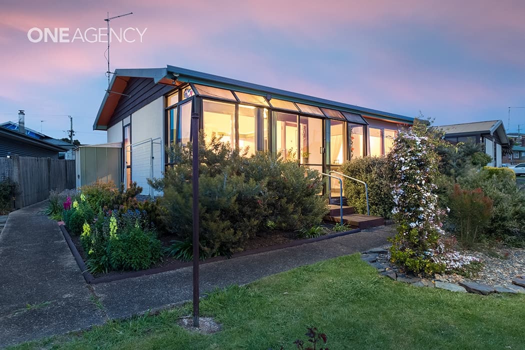 2/63A Pelissier Street, Somerset, Tolland - Image 1