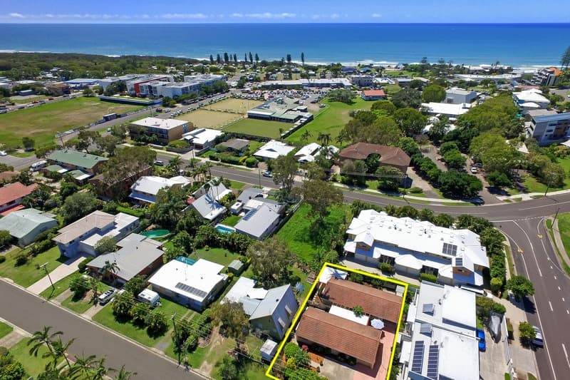 1 & 2/4 Seabreeze Avenue, Coolum Beach, Coolum Beach - Image 1