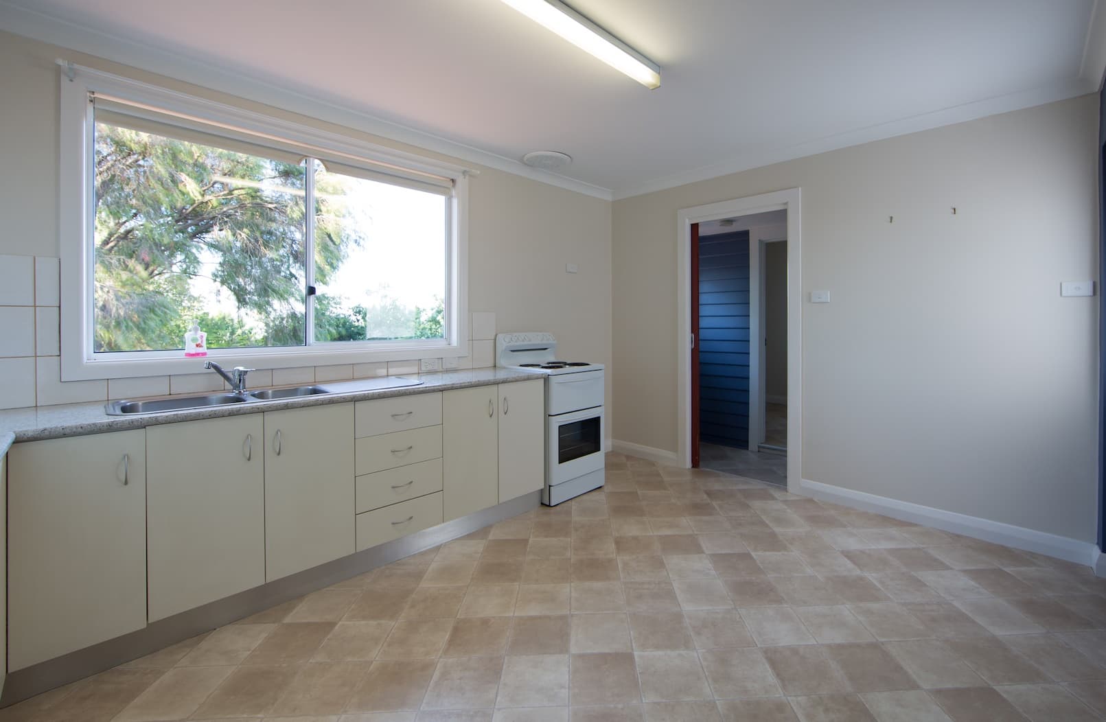 16 Oates Street, Montello, Montello - Thumbnail 4