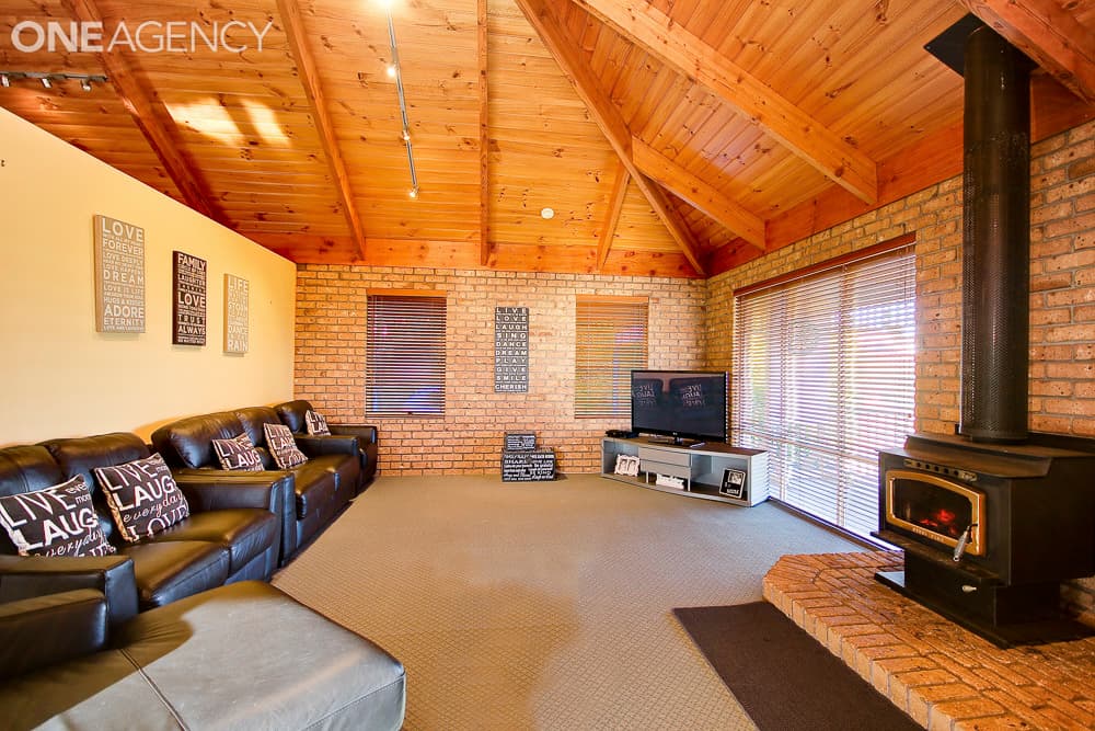 11 Bovill Street, East Devonport, East Devonport - Thumbnail 2