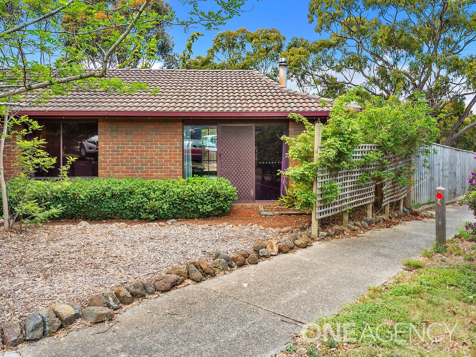 5 Auld Court, Sunbury, Sunbury - Thumbnail 8
