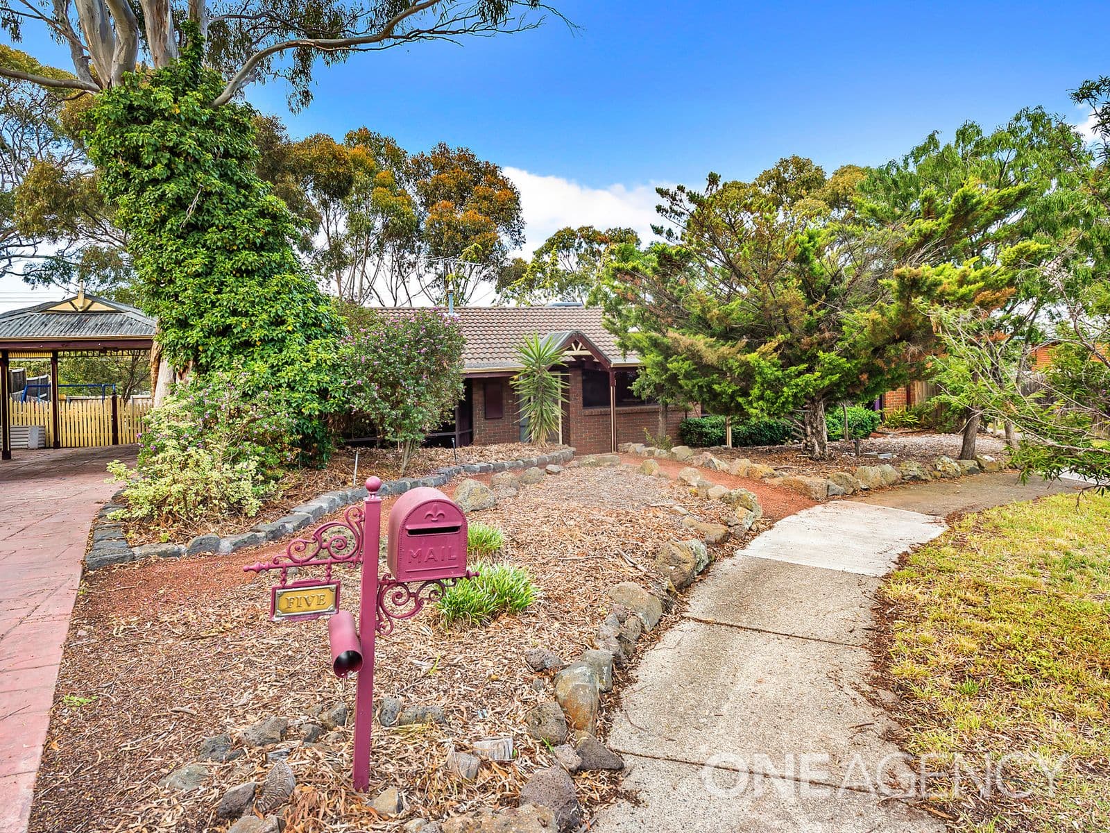 5 Auld Court, Sunbury, Sunbury - Image 1