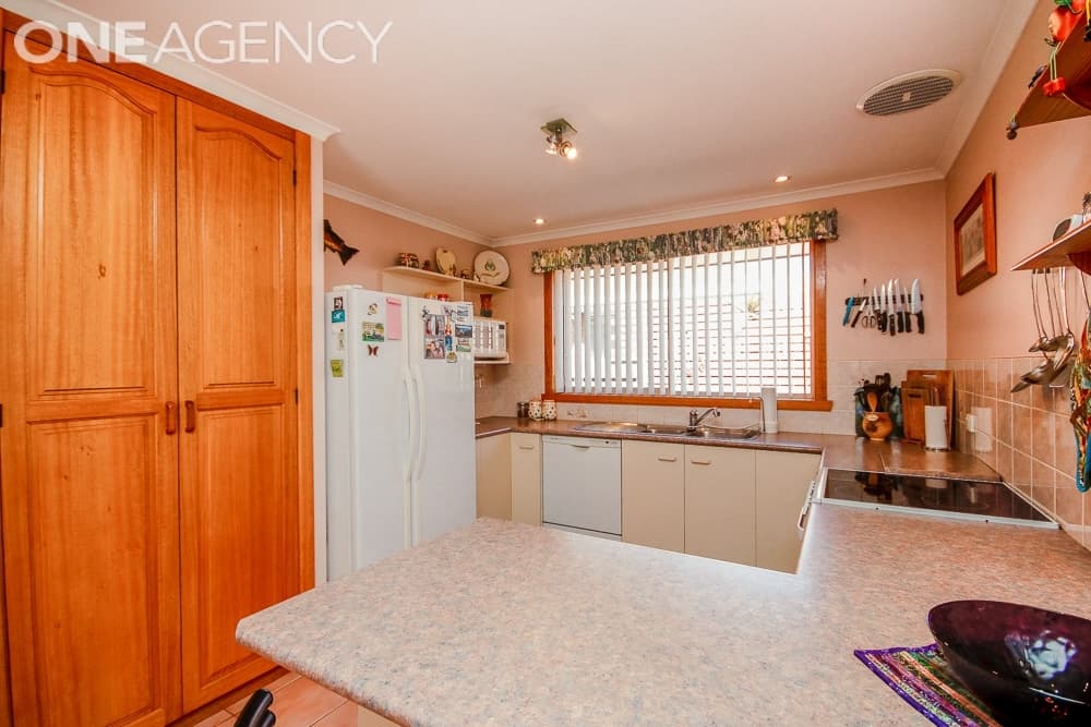 8 Arcadia Avenue, Turners Beach, Turners Beach - Thumbnail 2