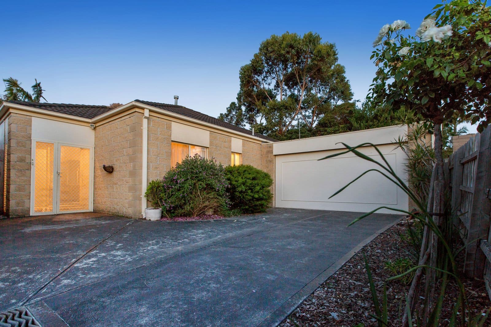 3/4 Hunter Street, Mornington, Mornington - Image 1